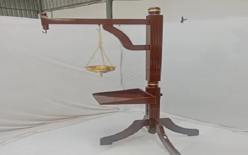 Wooden Shirodhara Stand With Head Support With Brass Pot